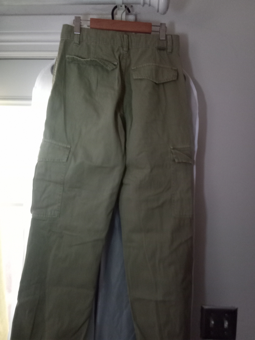 Pull&Bear Men's Olive Green Cargo Trousers with Flap Pockets